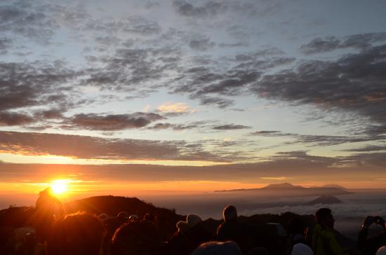 Sunrise di Gunung Bromo - Tour Bromo-Ijen 3D2N