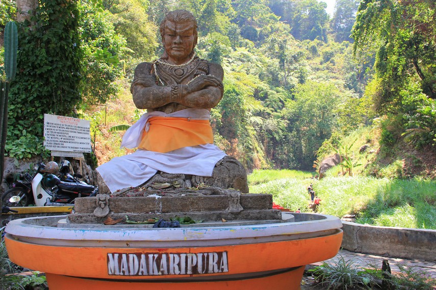 Destinasi Tersembunyi di Bromo: Madakaripura & Teletubbies